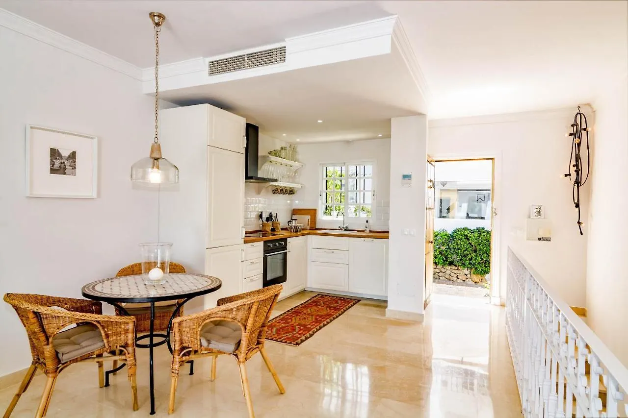 Ap165 - Contemporary Scandinavian Style Apartment Marbella